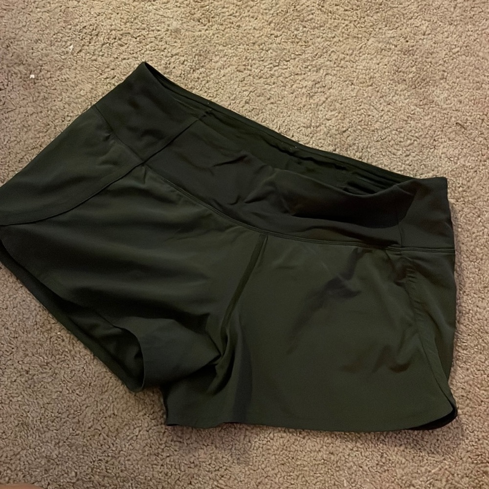 Dark green lulu shorts